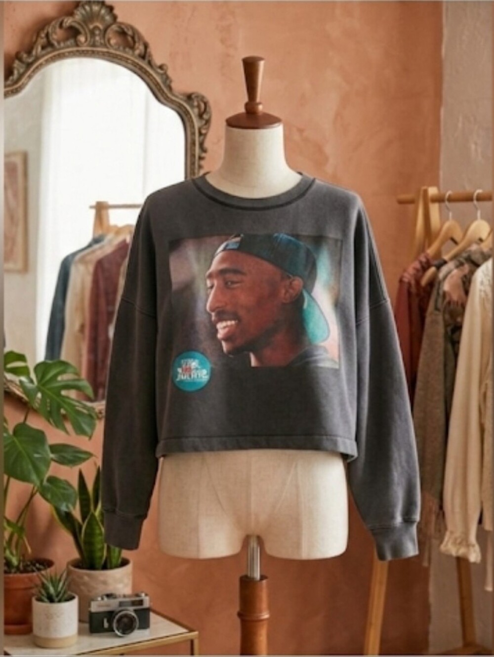 2 Pac Cropped Sweatshirt